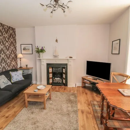 Flat 2, Mindello House, Whitby * Whitby